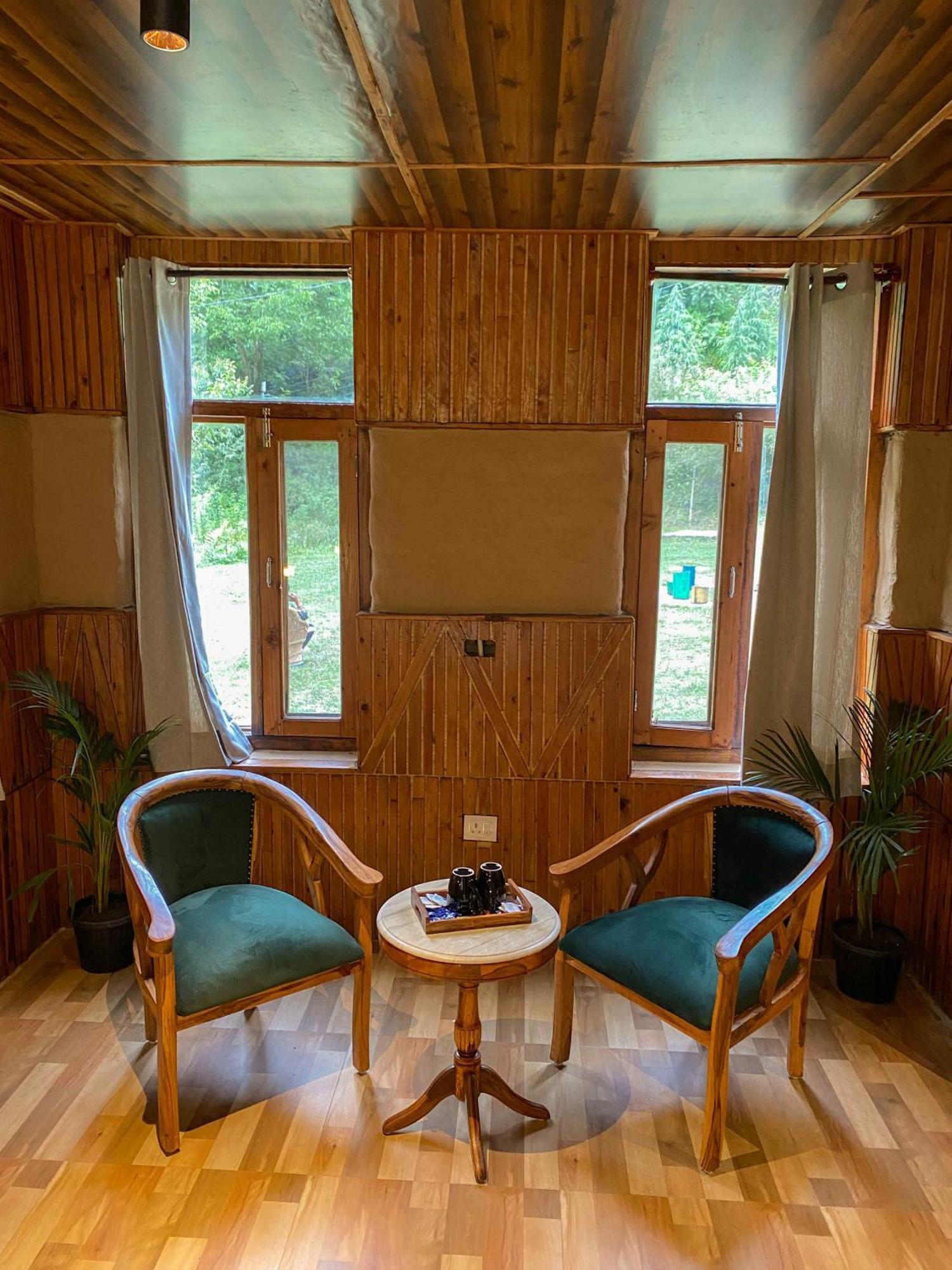 Whoopers Boutique Resort Jibhi Luaran gambar